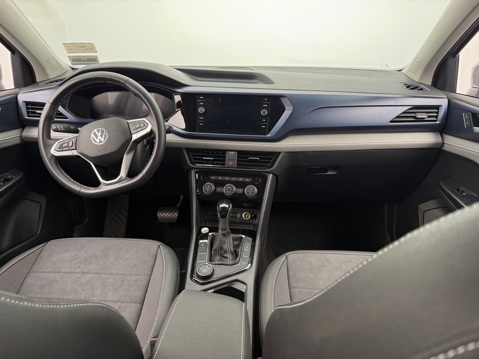 Thumbnail: 2024 Volkswagen Taos - 3