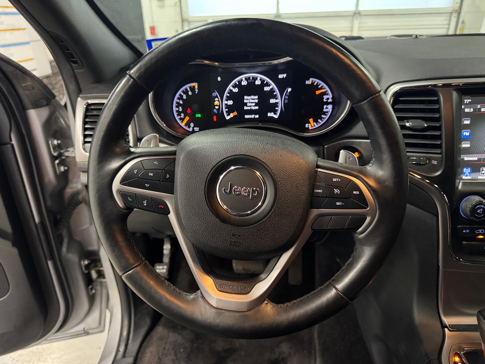 Thumbnail: 2017 Jeep Grand Cherokee - 4