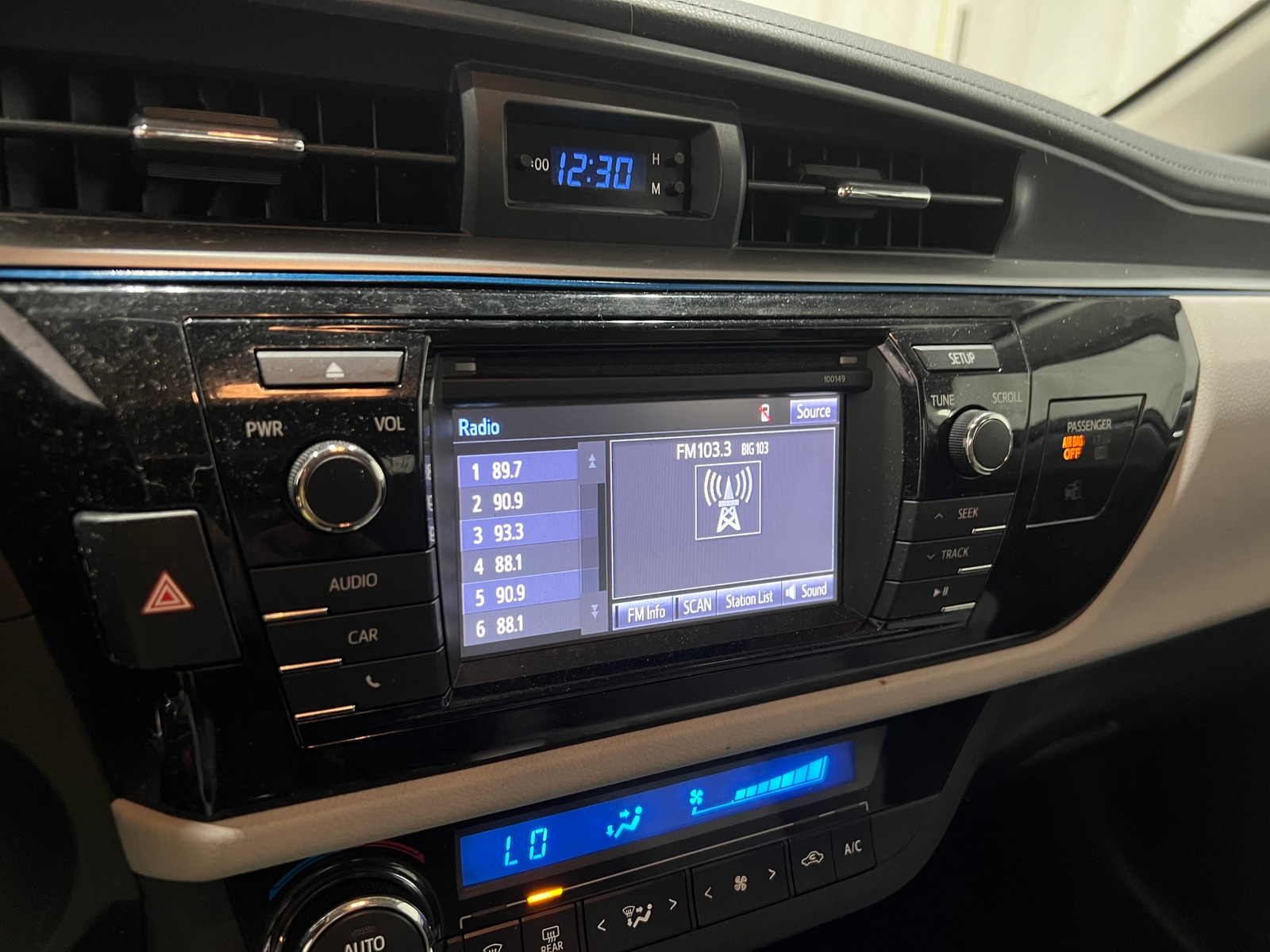 Thumbnail: 2014 Toyota Corolla - 4