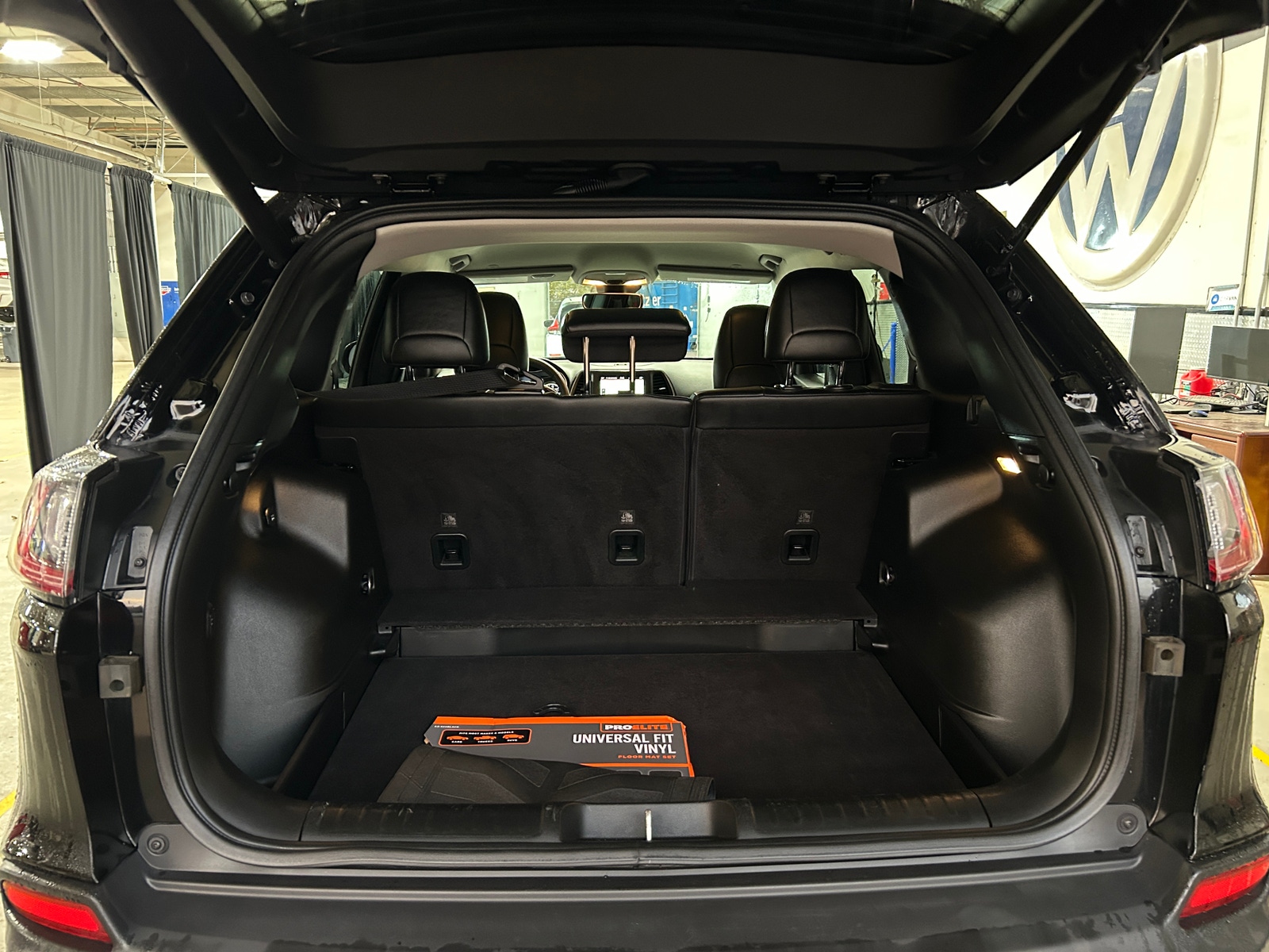 Thumbnail: 2023 Jeep Cherokee - 6