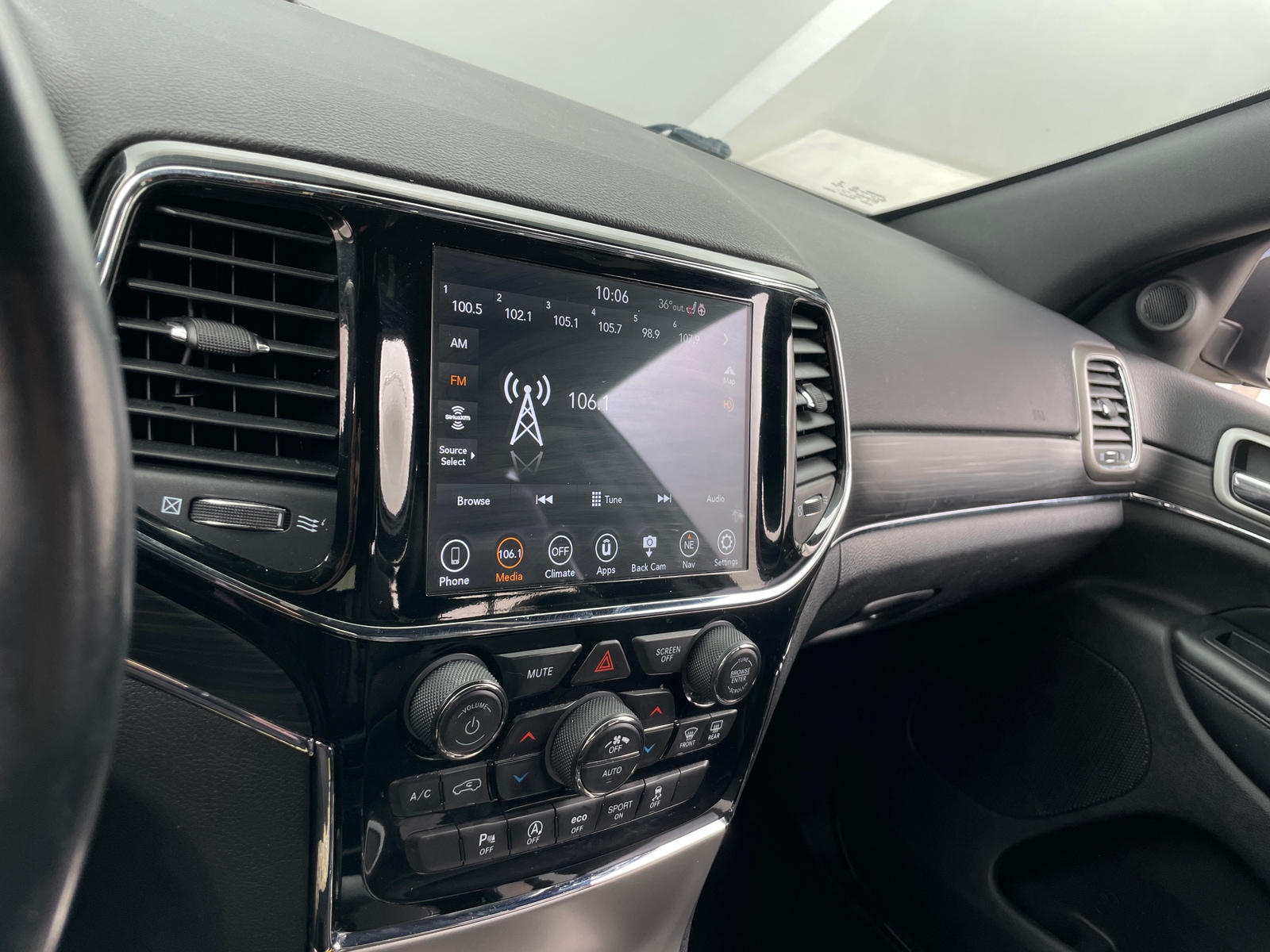 Thumbnail: 2021 Jeep Grand Cherokee - 3