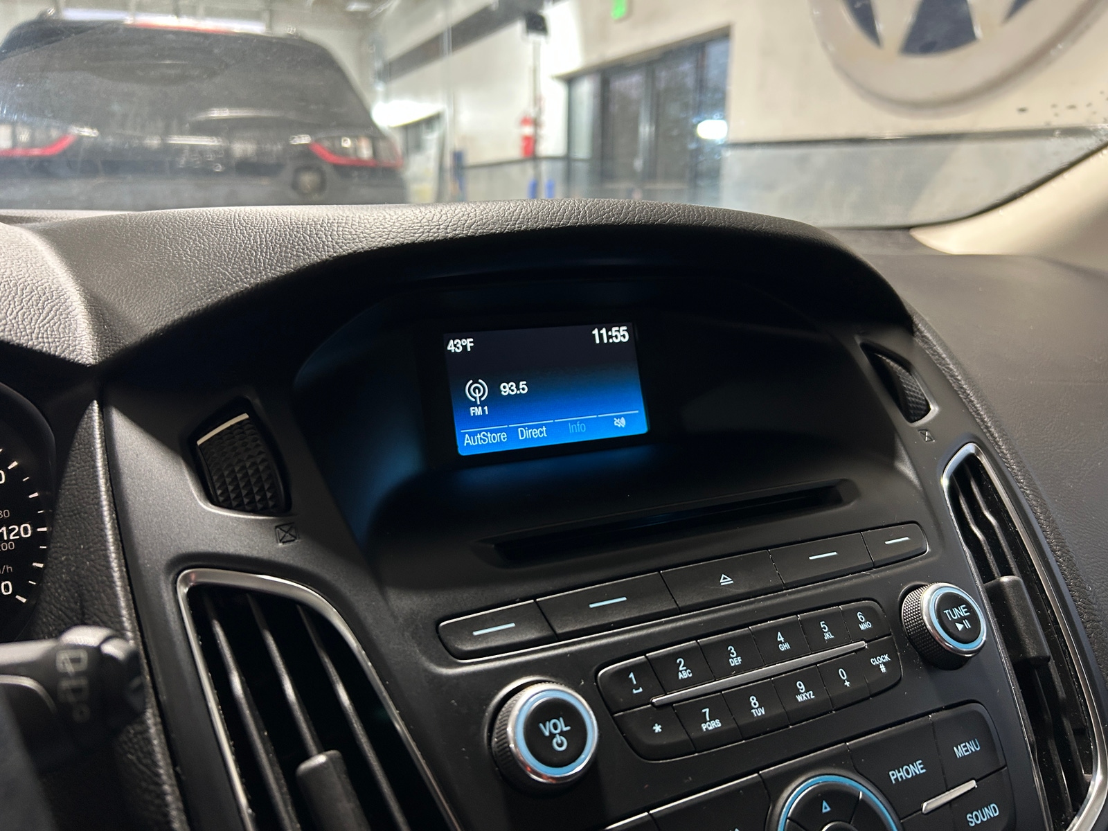 Thumbnail: 2015 Ford Focus - 3