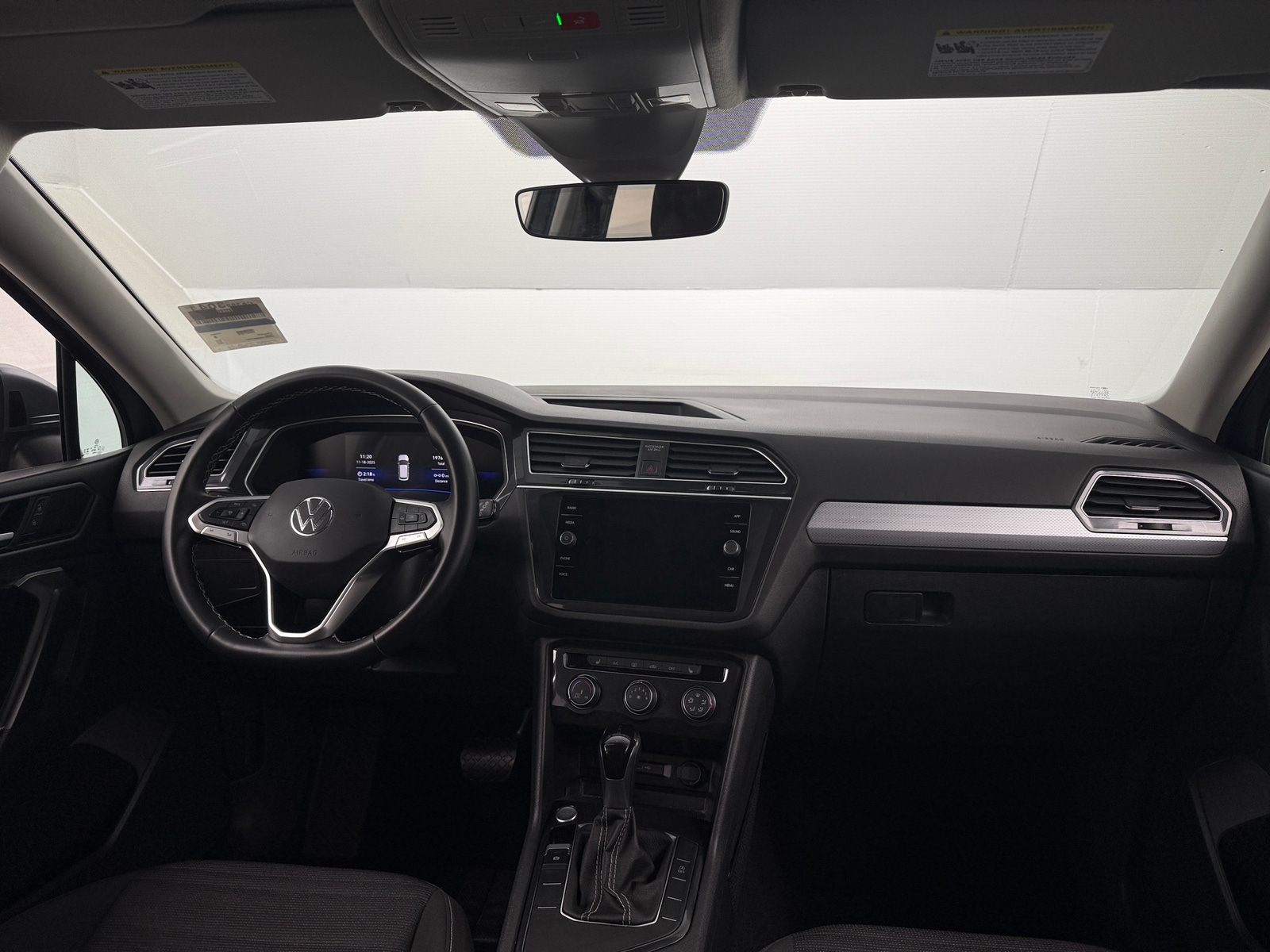 Thumbnail: 2024 Volkswagen Tiguan - 3