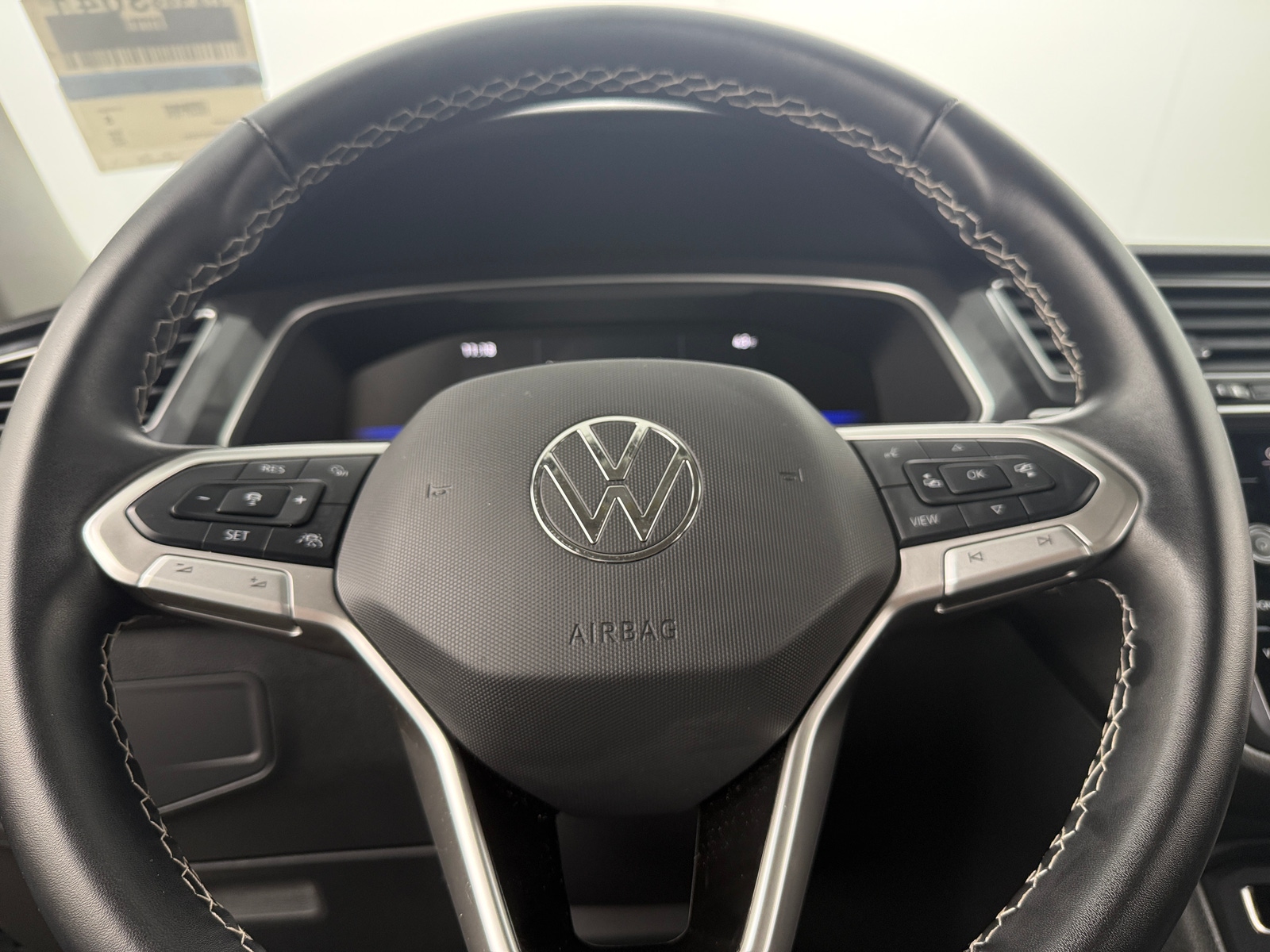 Thumbnail: 2024 Volkswagen Tiguan - 5