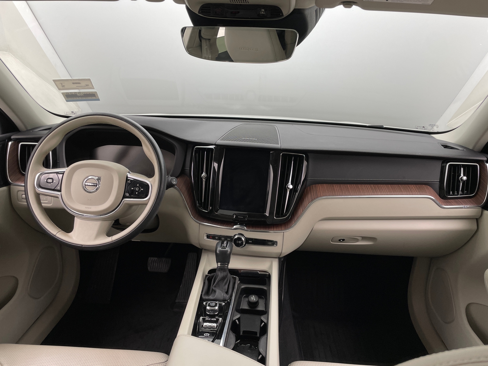 Thumbnail: 2019 Volvo XC60 - 2