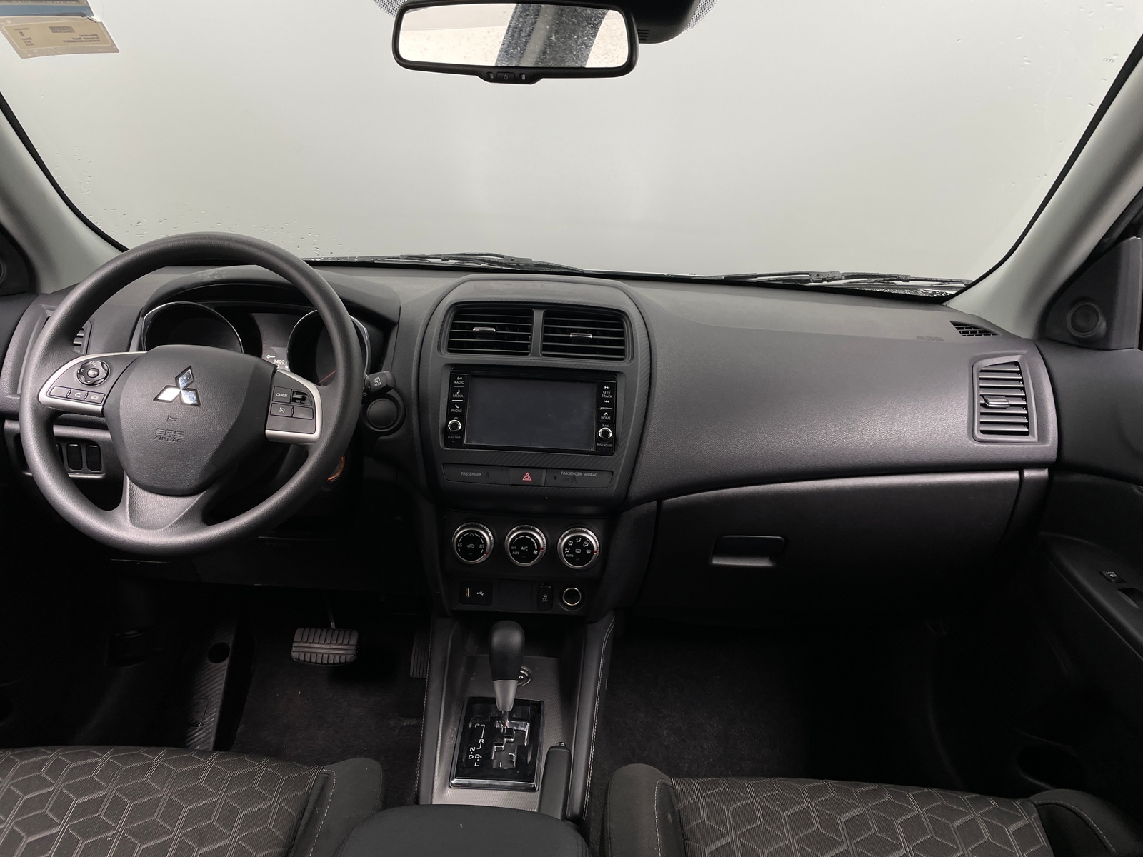 Thumbnail: 2024 Mitsubishi Outlander Sport - 3