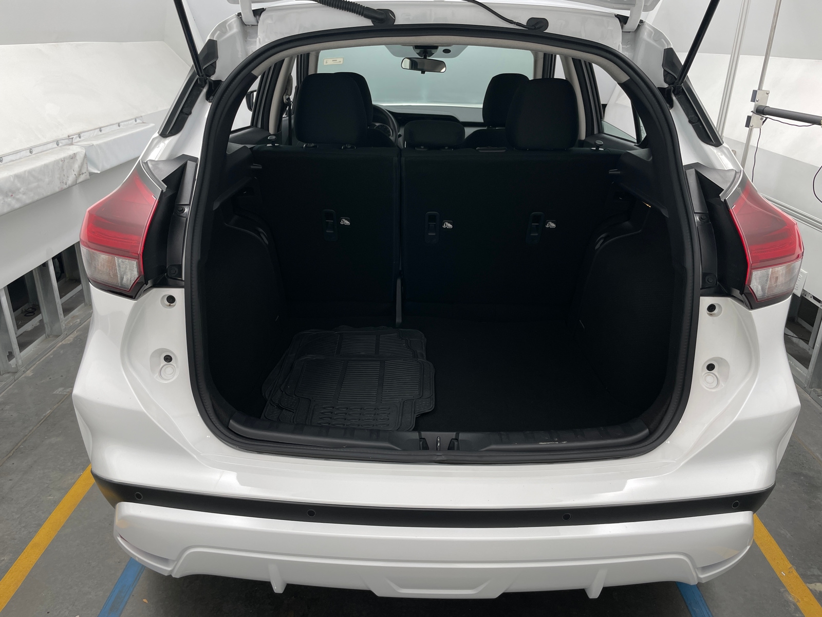 Thumbnail: 2024 Nissan Kicks - 7