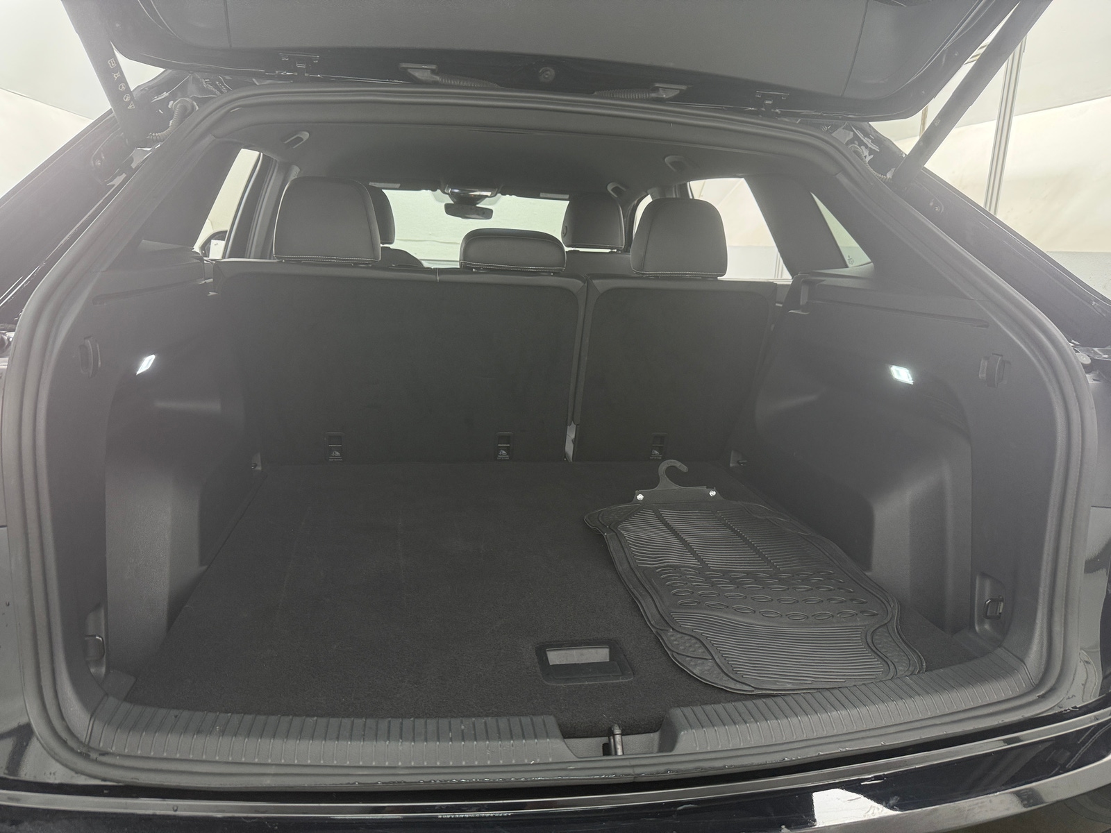 Thumbnail: 2025 Volkswagen Atlas - 6