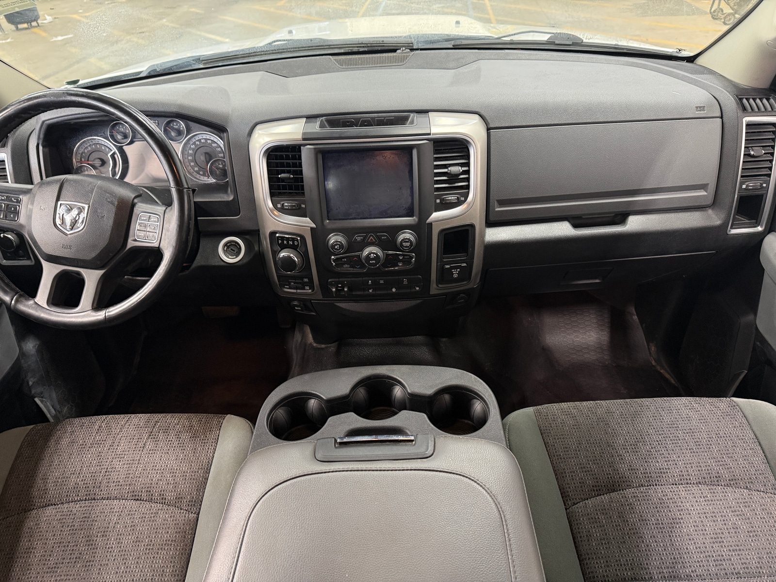 Thumbnail: 2020 RAM 1500 Classic - 3