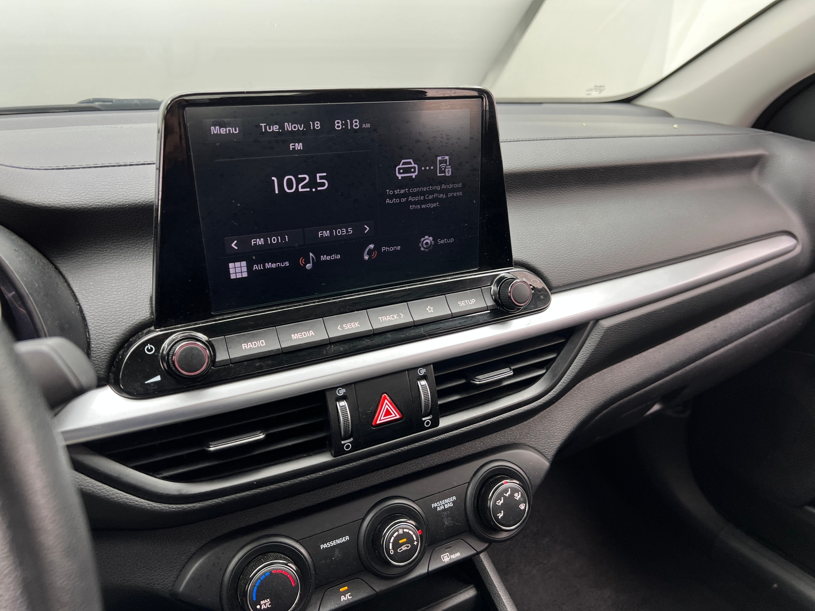 Thumbnail: 2024 Kia Forte - 4