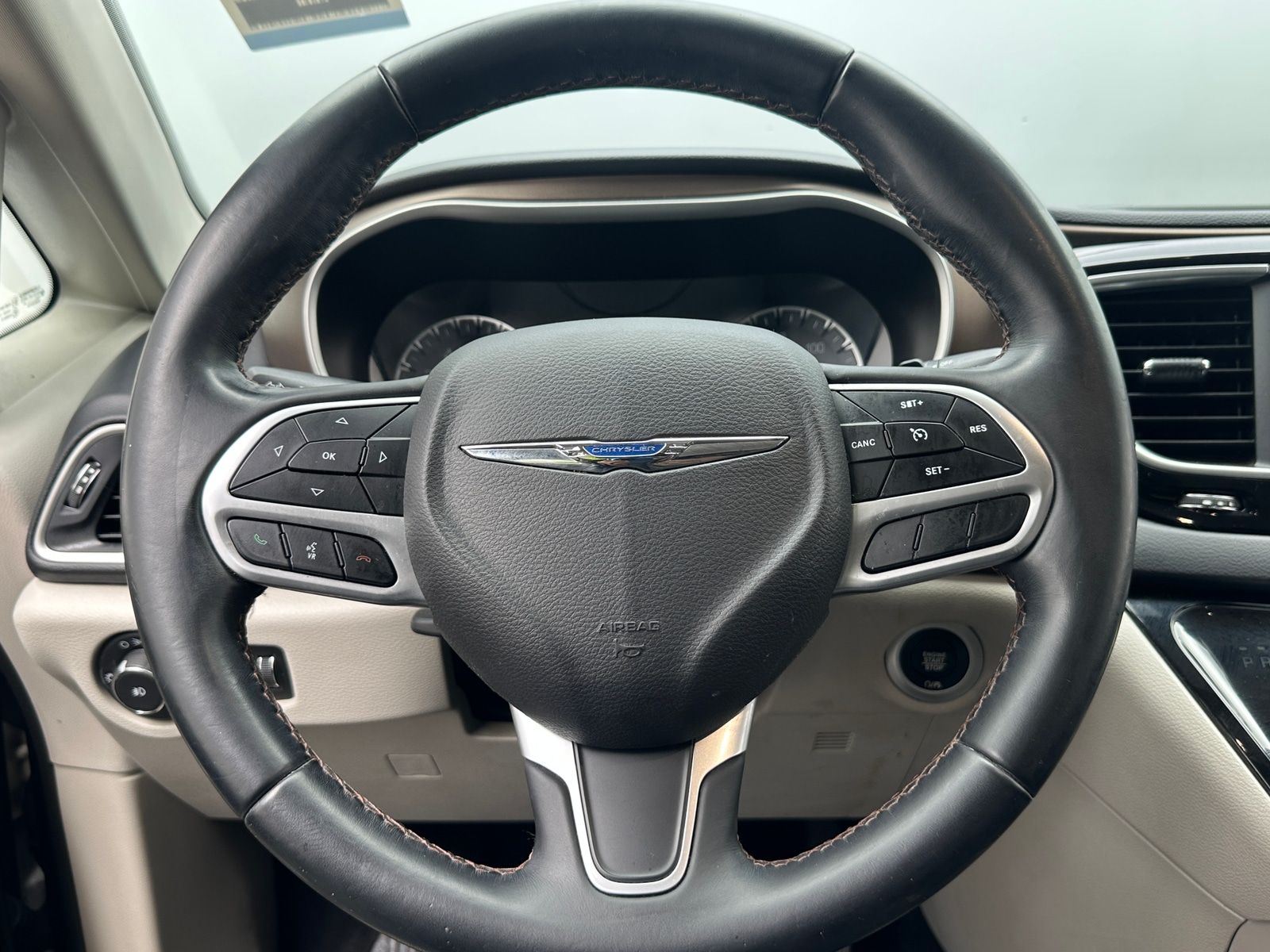 Thumbnail: 2018 Chrysler Pacifica - 4