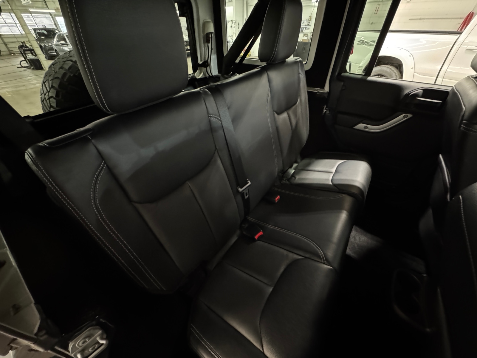 Thumbnail: 2017 Jeep Wrangler - 5