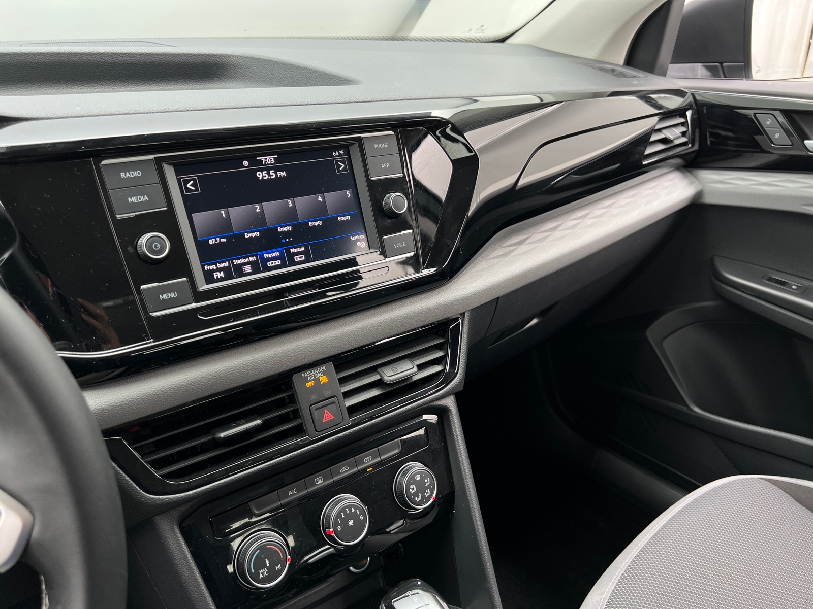 Thumbnail: 2024 Volkswagen Taos - 4