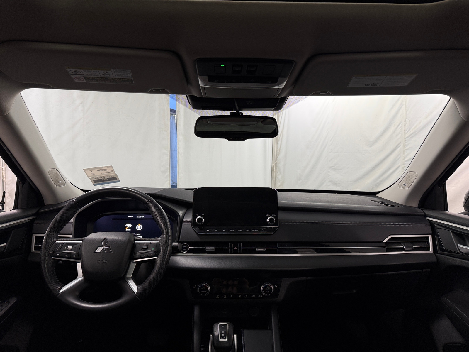 Thumbnail: 2024 Mitsubishi Outlander - 2