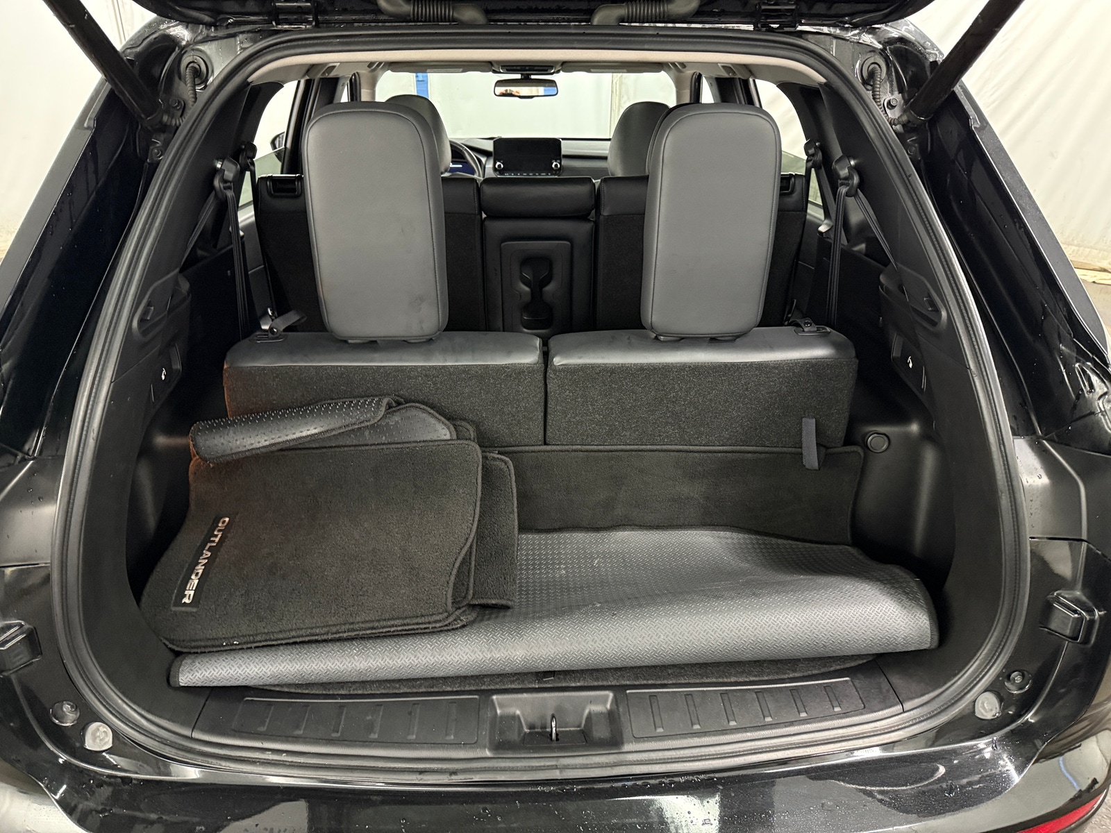 Thumbnail: 2024 Mitsubishi Outlander - 6