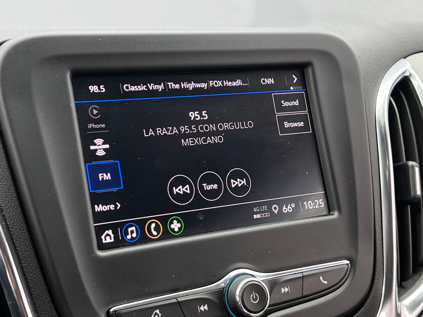 Thumbnail: 2024 Chevrolet Equinox - 4