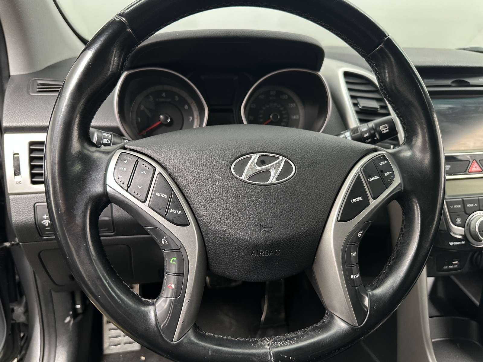 Thumbnail: 2014 Hyundai Elantra - 5