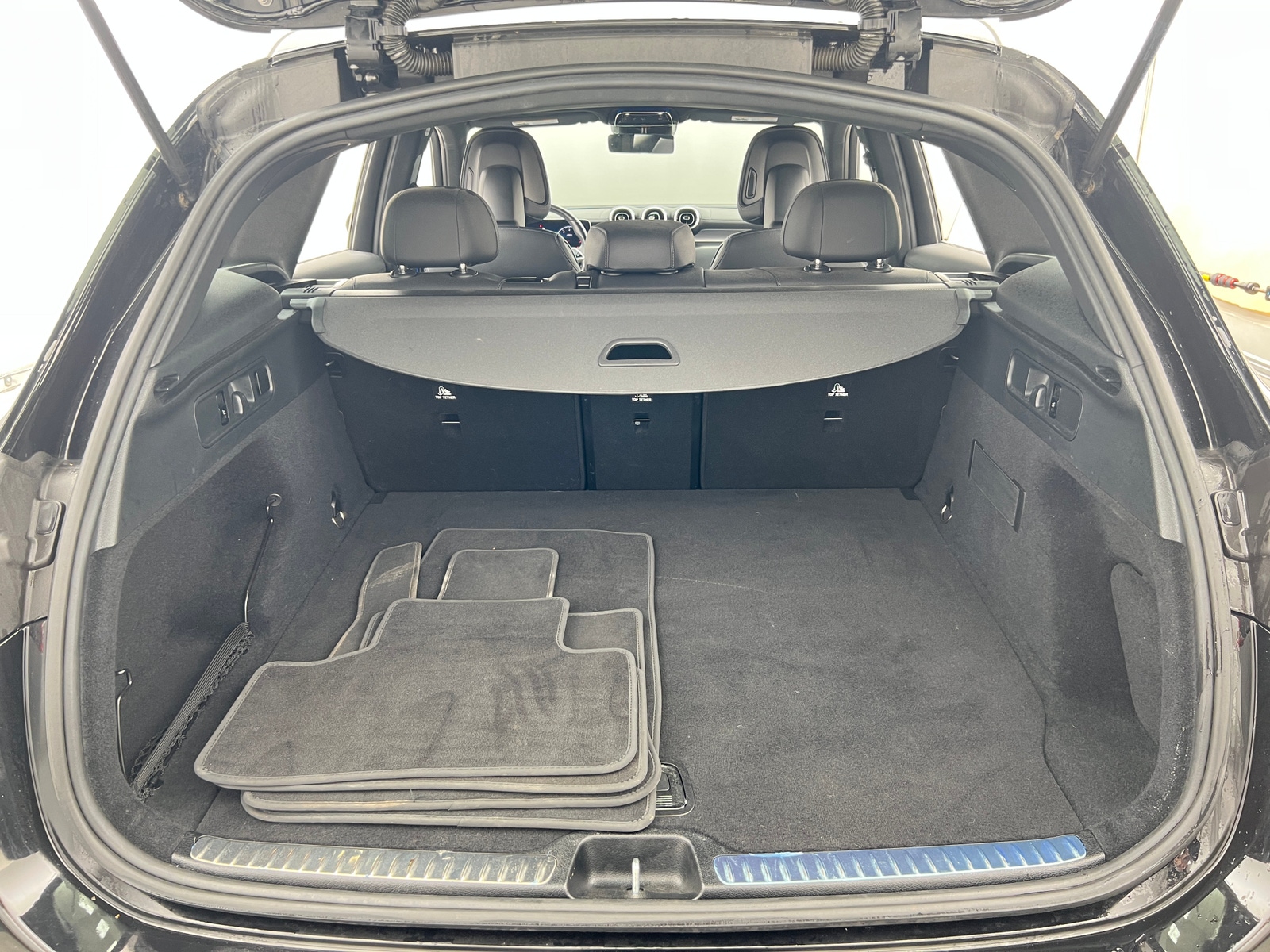 Thumbnail: 2024 Mercedes-Benz GLC - 6