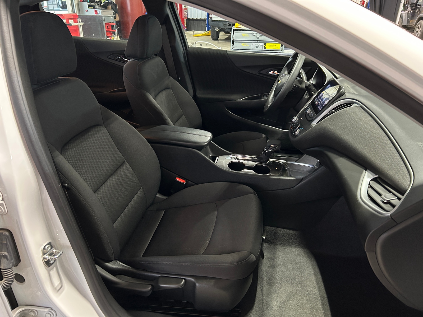 Thumbnail: 2023 Chevrolet Malibu - 2