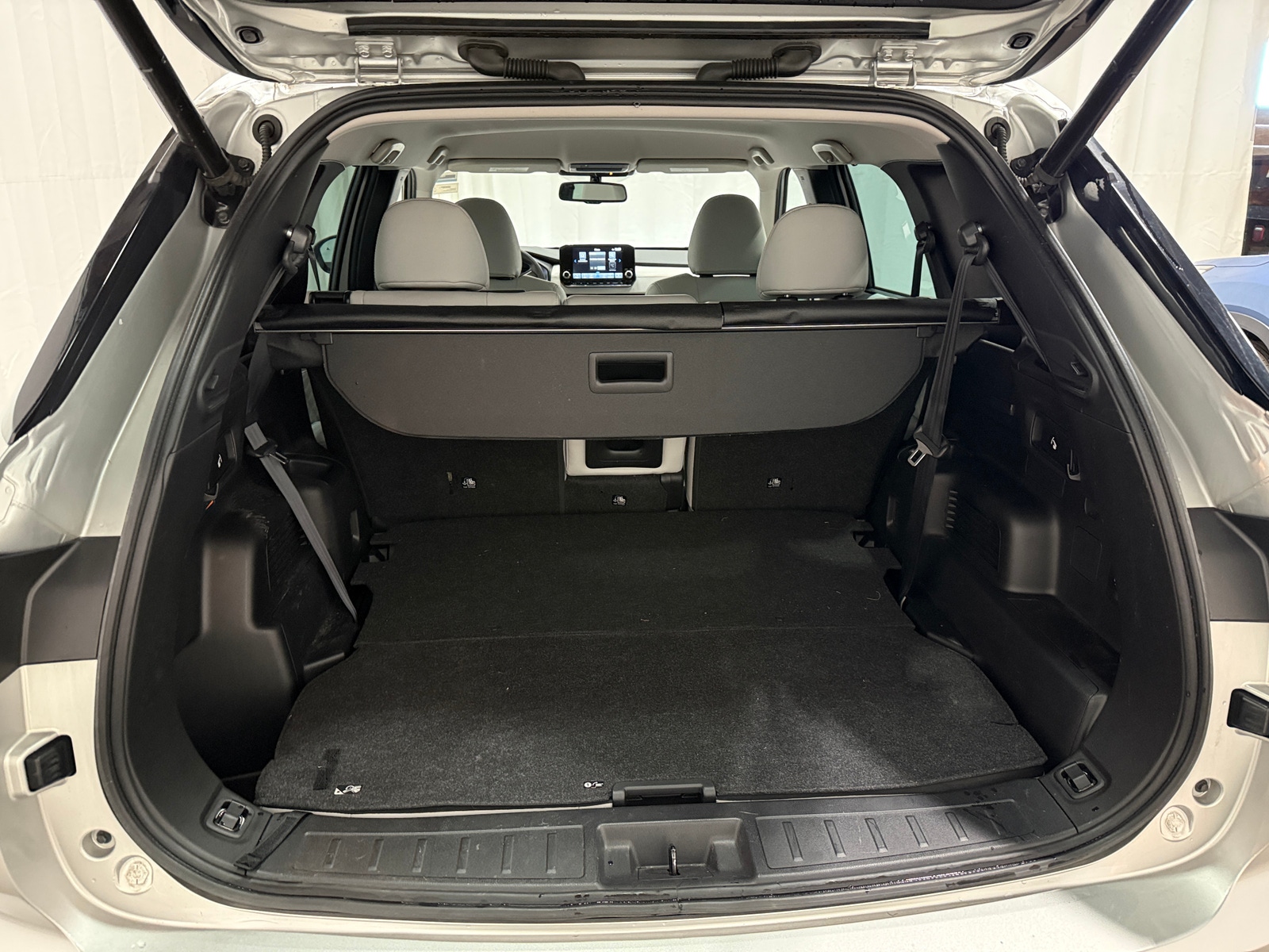 Thumbnail: 2023 Mitsubishi Outlander - 6