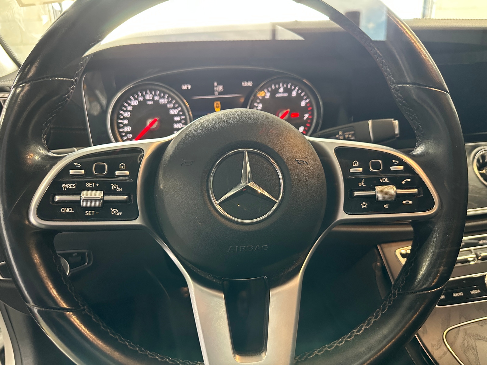 Thumbnail: 2019 Mercedes-Benz E-Class - 3