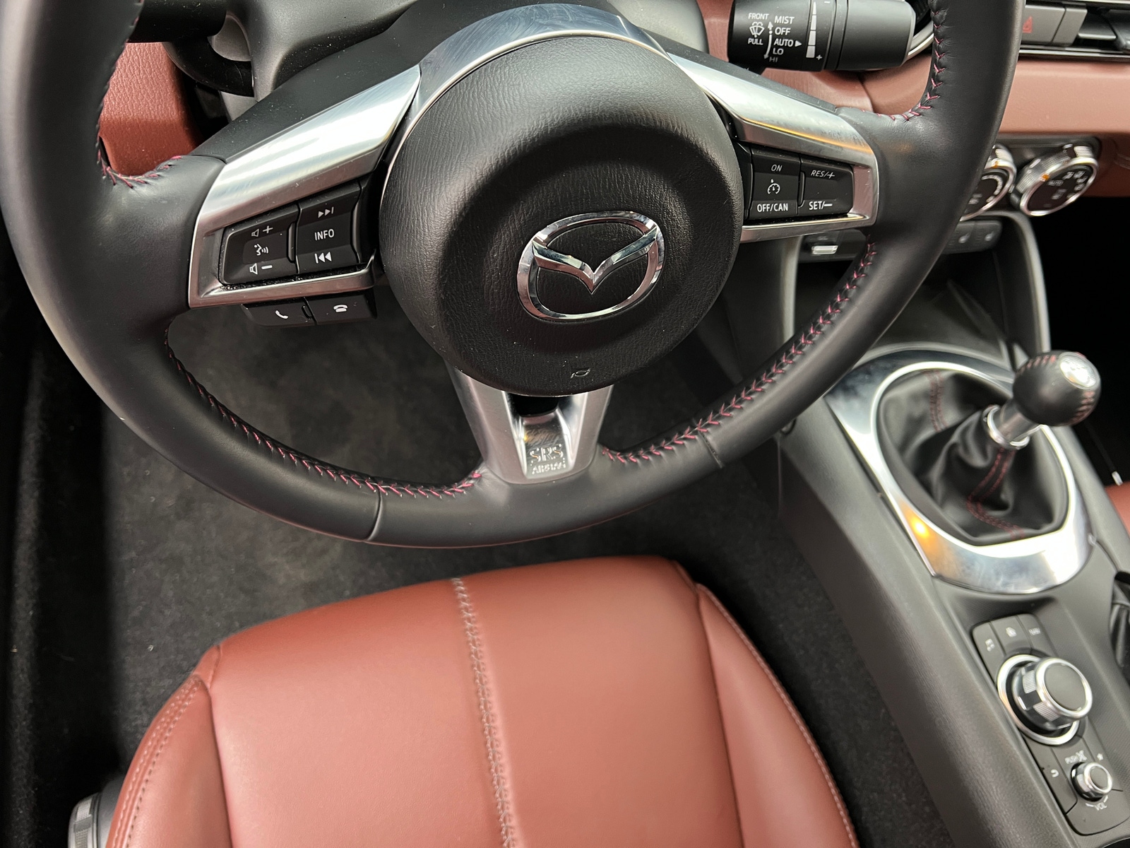 Thumbnail: 2018 Mazda MX-5 Miata - 4