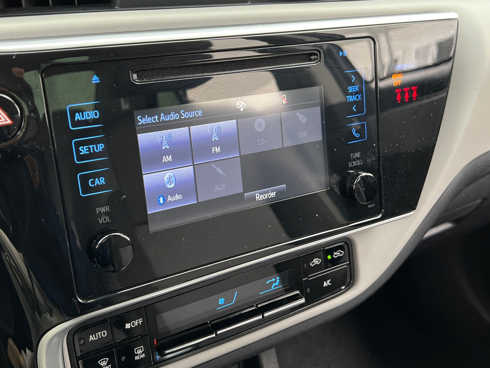 Thumbnail: 2019 Toyota Corolla - 4