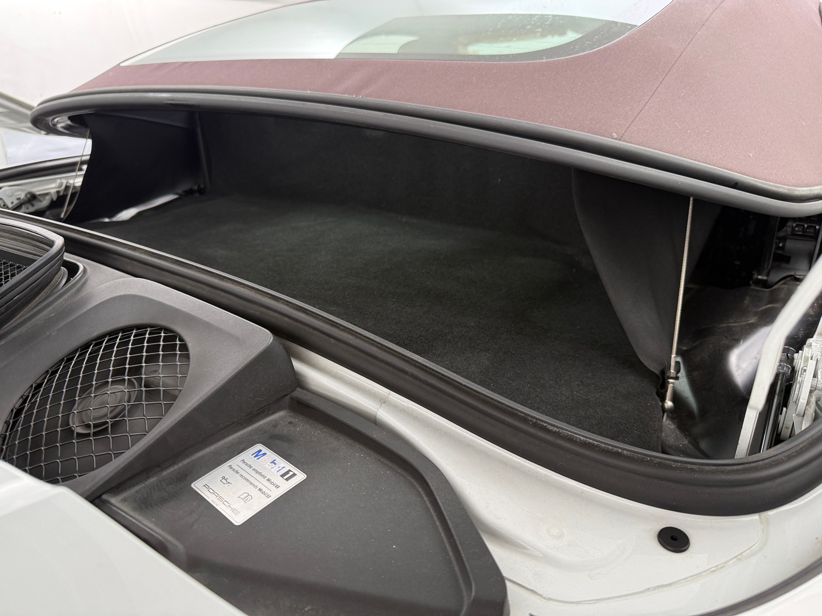 Thumbnail: 2017 Porsche 911 - 6