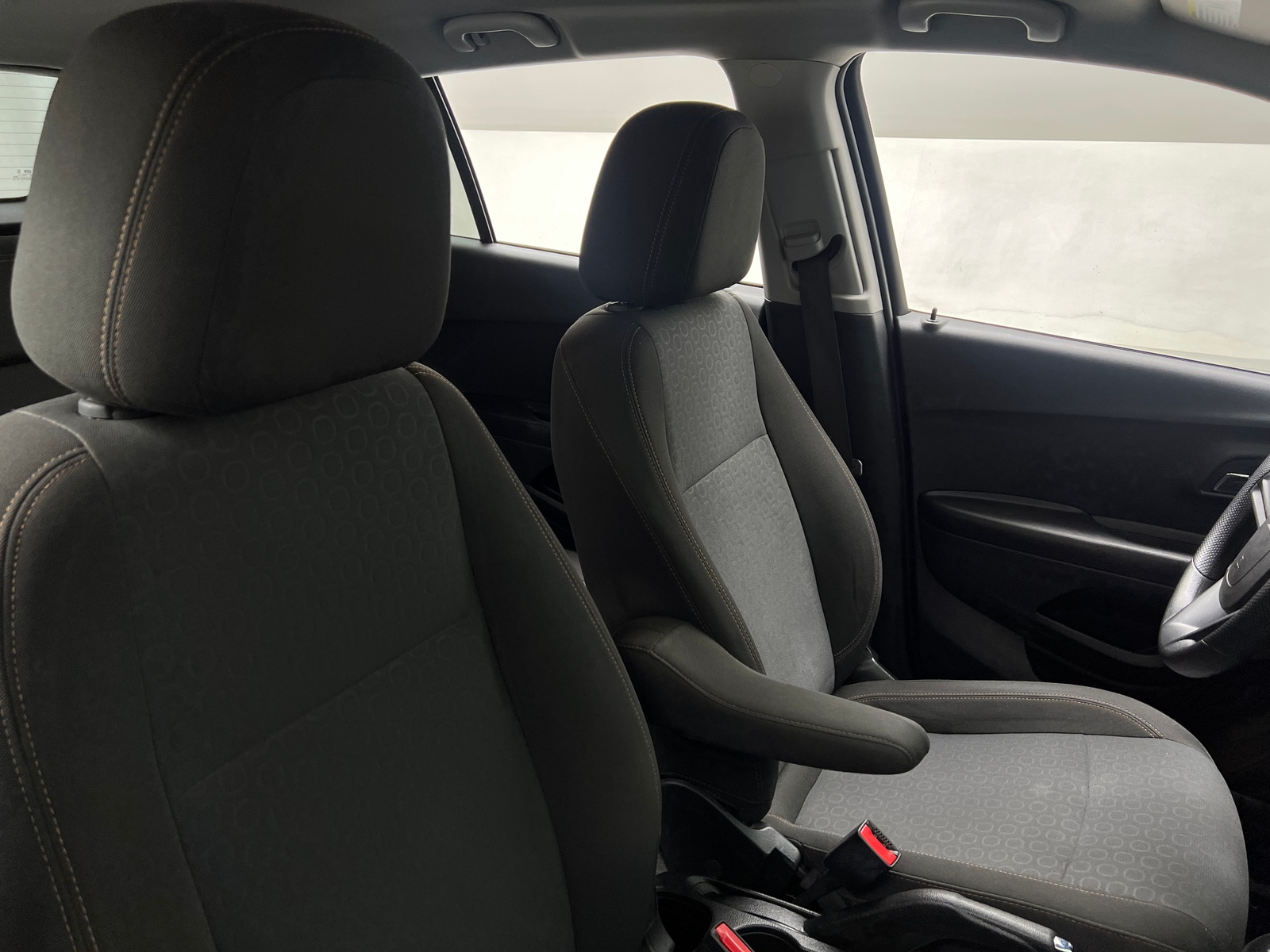 Thumbnail: 2021 Chevrolet Trax - 2