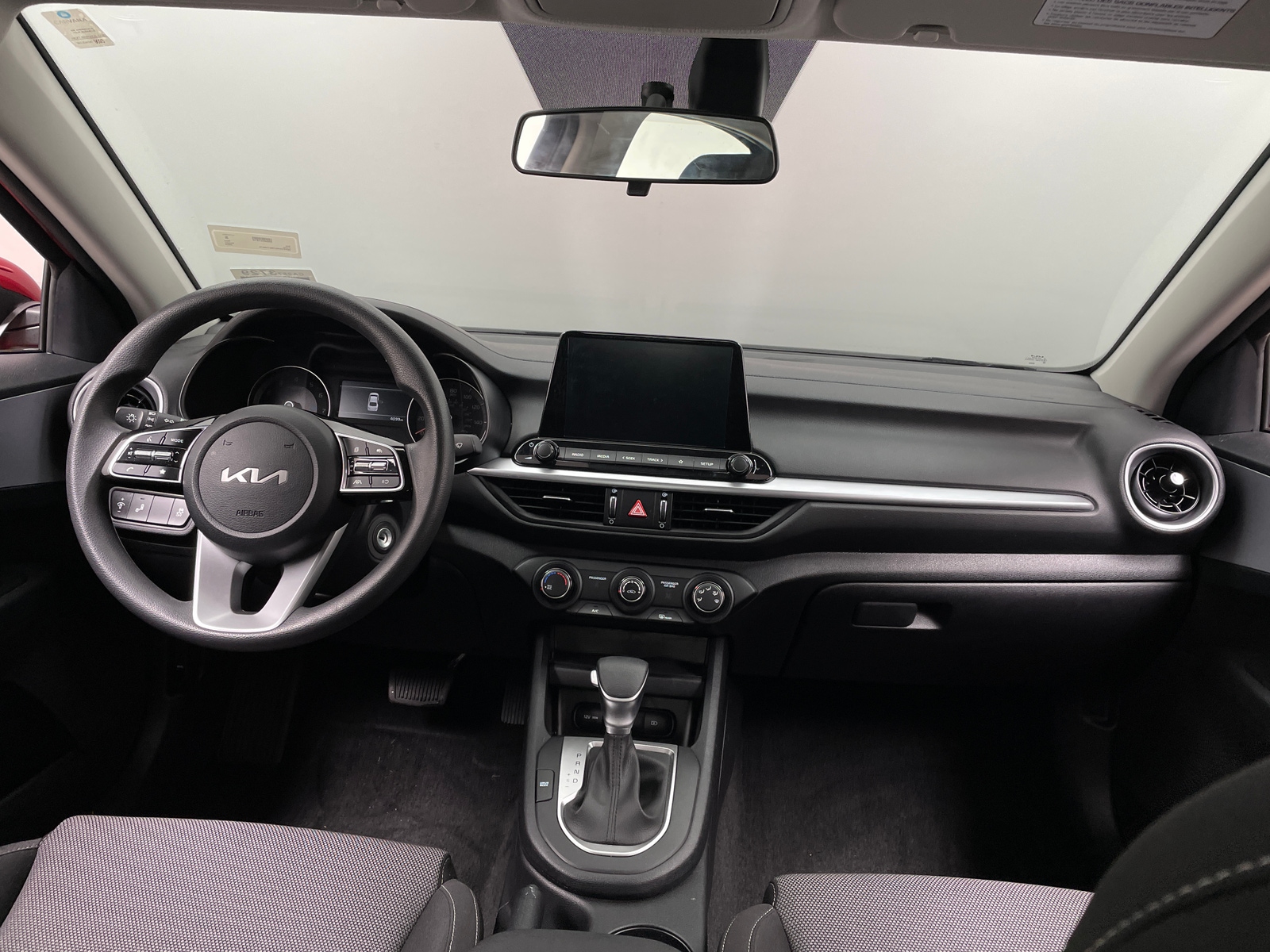 Thumbnail: 2024 Kia Forte - 3