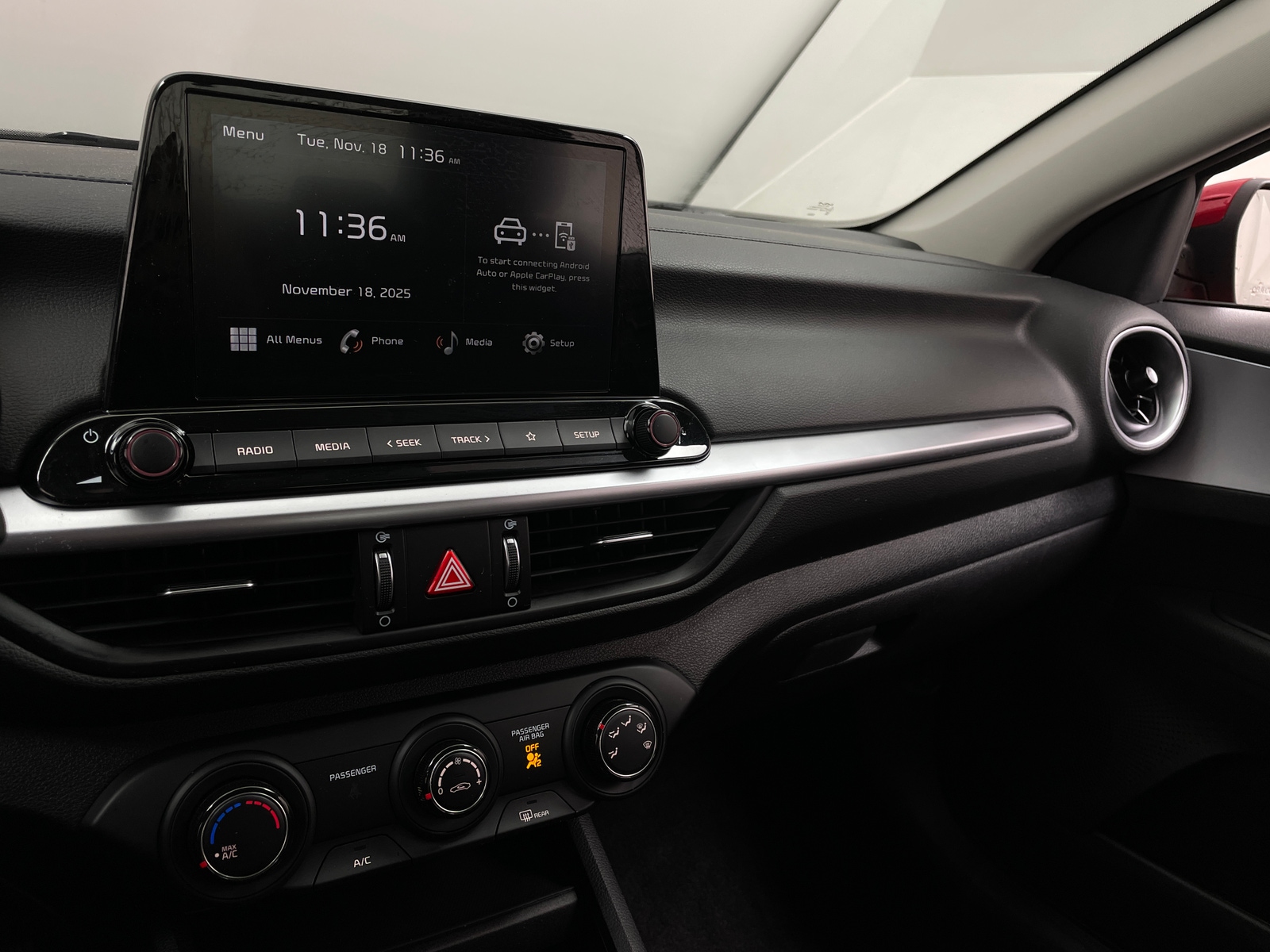 Thumbnail: 2024 Kia Forte - 4