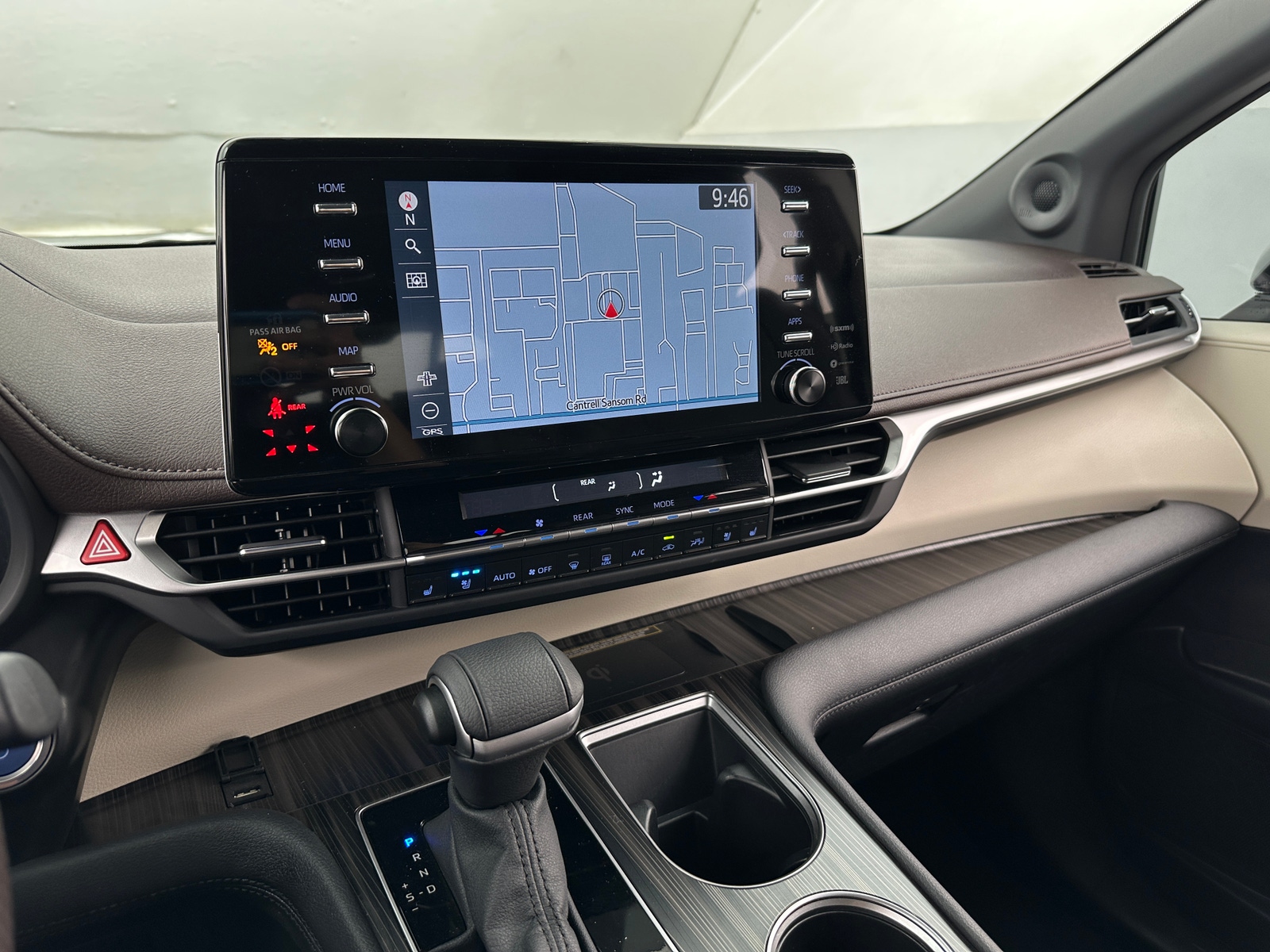 Thumbnail: 2024 Toyota Sienna - 3