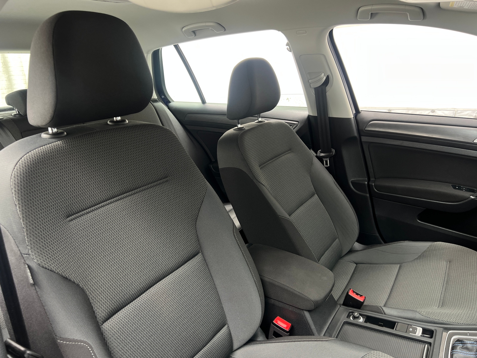 Thumbnail: 2019 Volkswagen e-Golf - 2