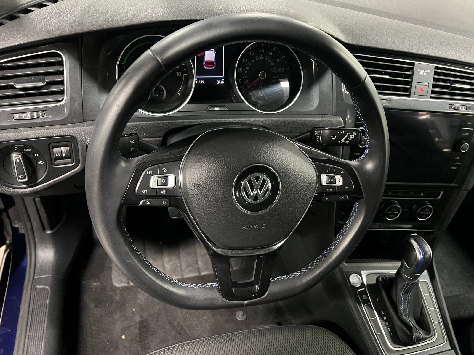 Thumbnail: 2019 Volkswagen e-Golf - 5