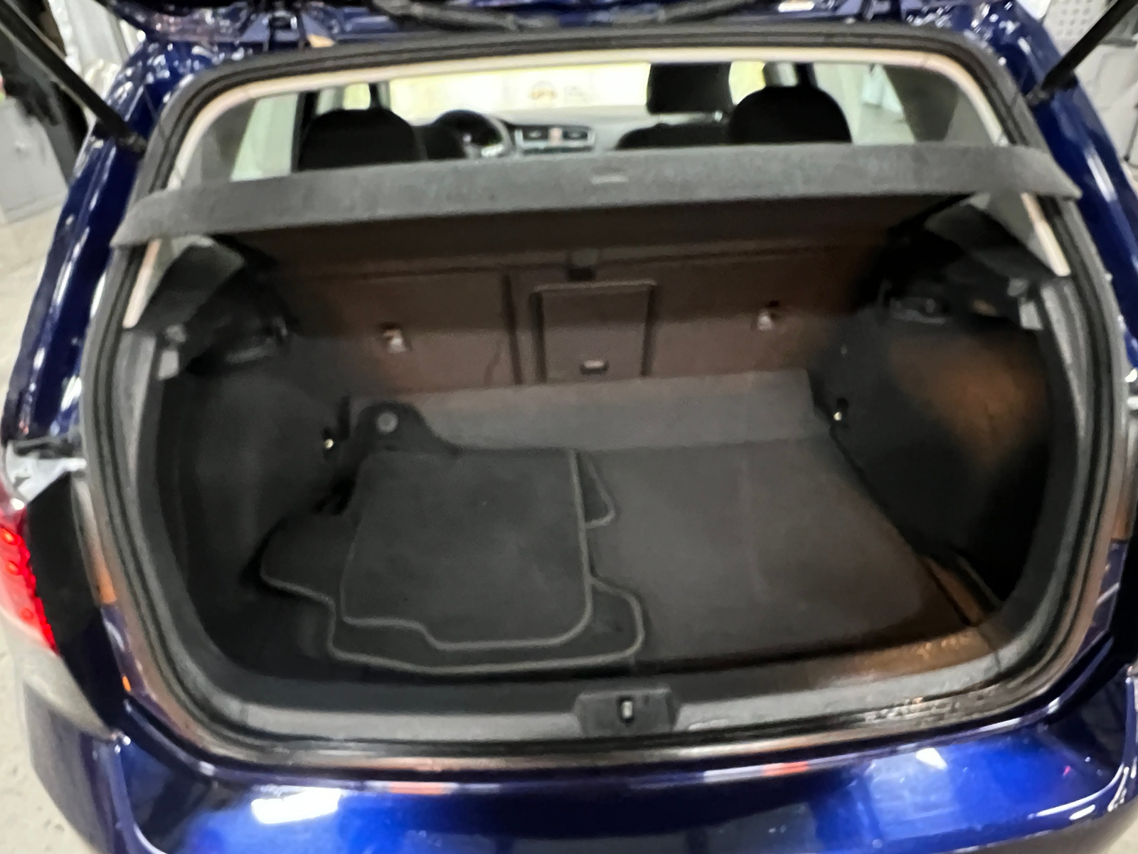 Thumbnail: 2019 Volkswagen e-Golf - 7