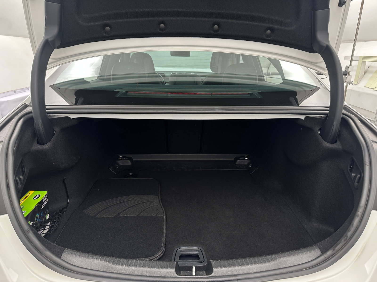 Thumbnail: 2024 Mercedes-Benz C-Class - 6