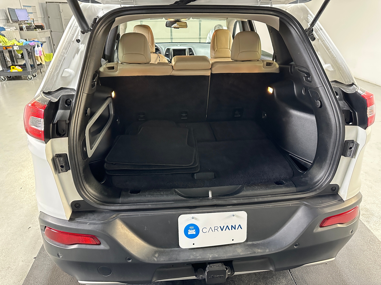 Thumbnail: 2018 Jeep Cherokee - 6