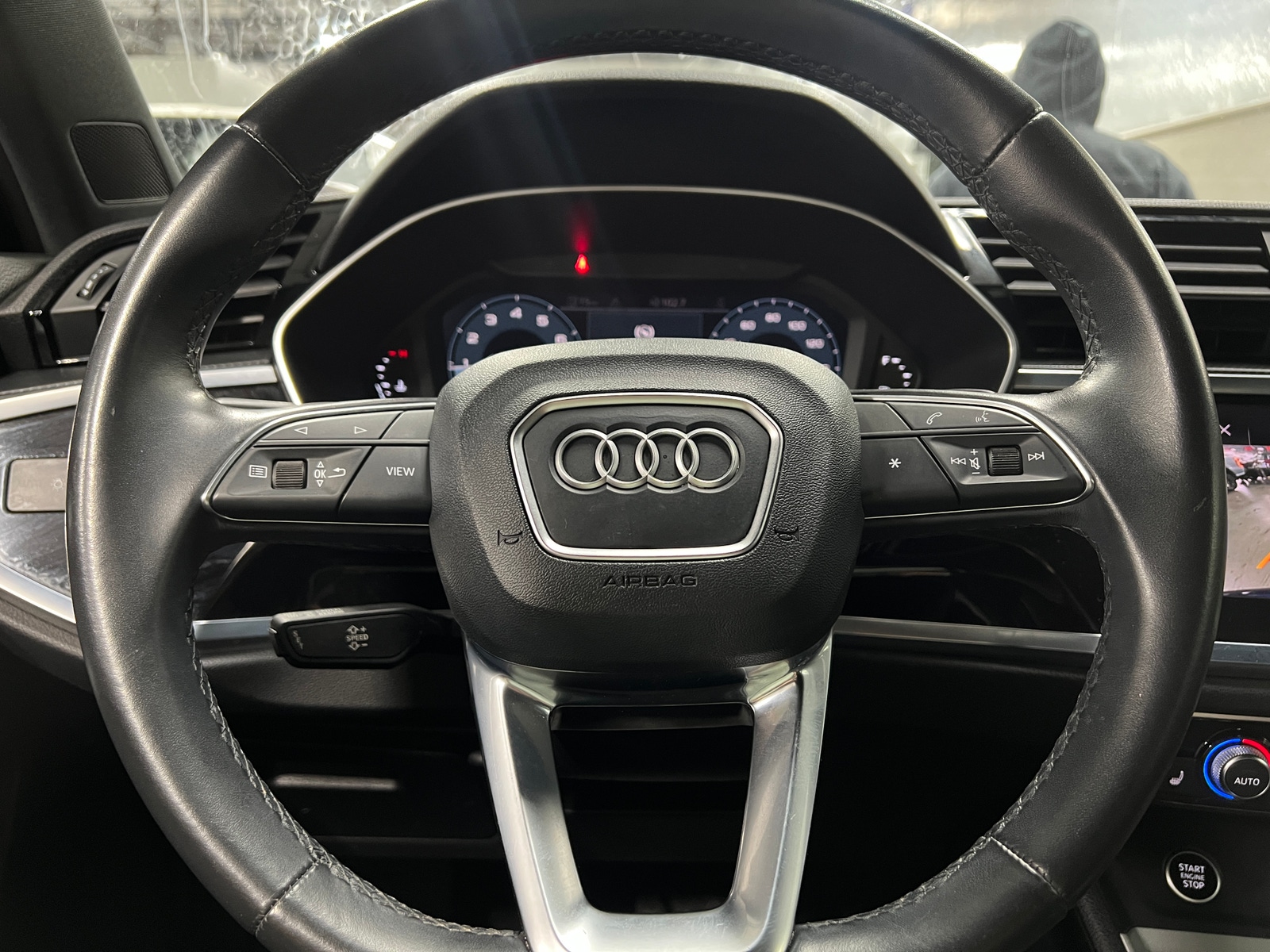 Thumbnail: 2021 Audi Q3 - 4