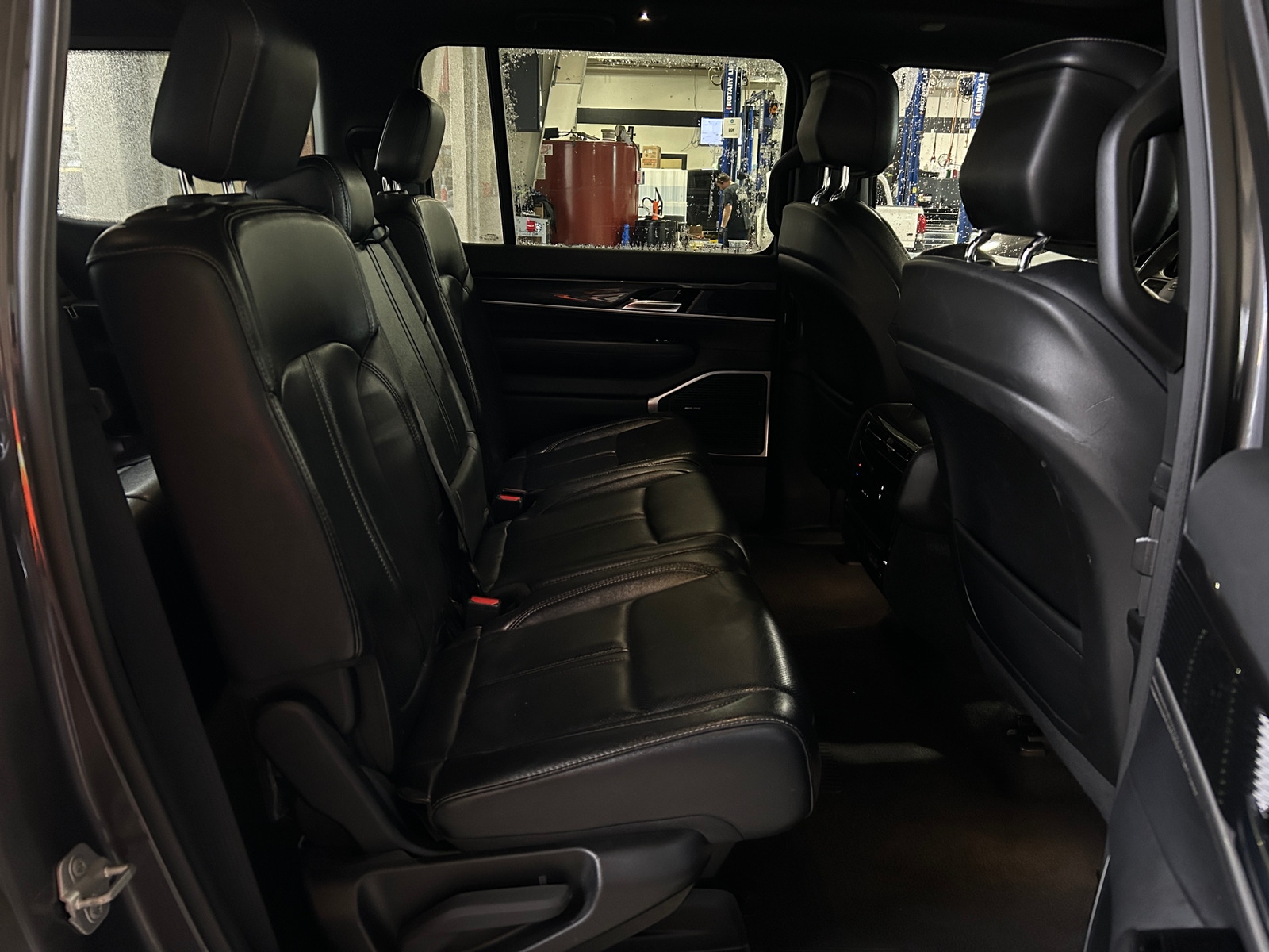 Thumbnail: 2023 Jeep Wagoneer - 5