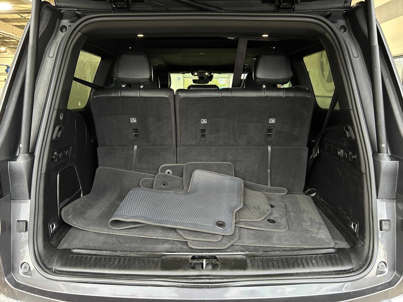 Thumbnail: 2023 Jeep Wagoneer - 6