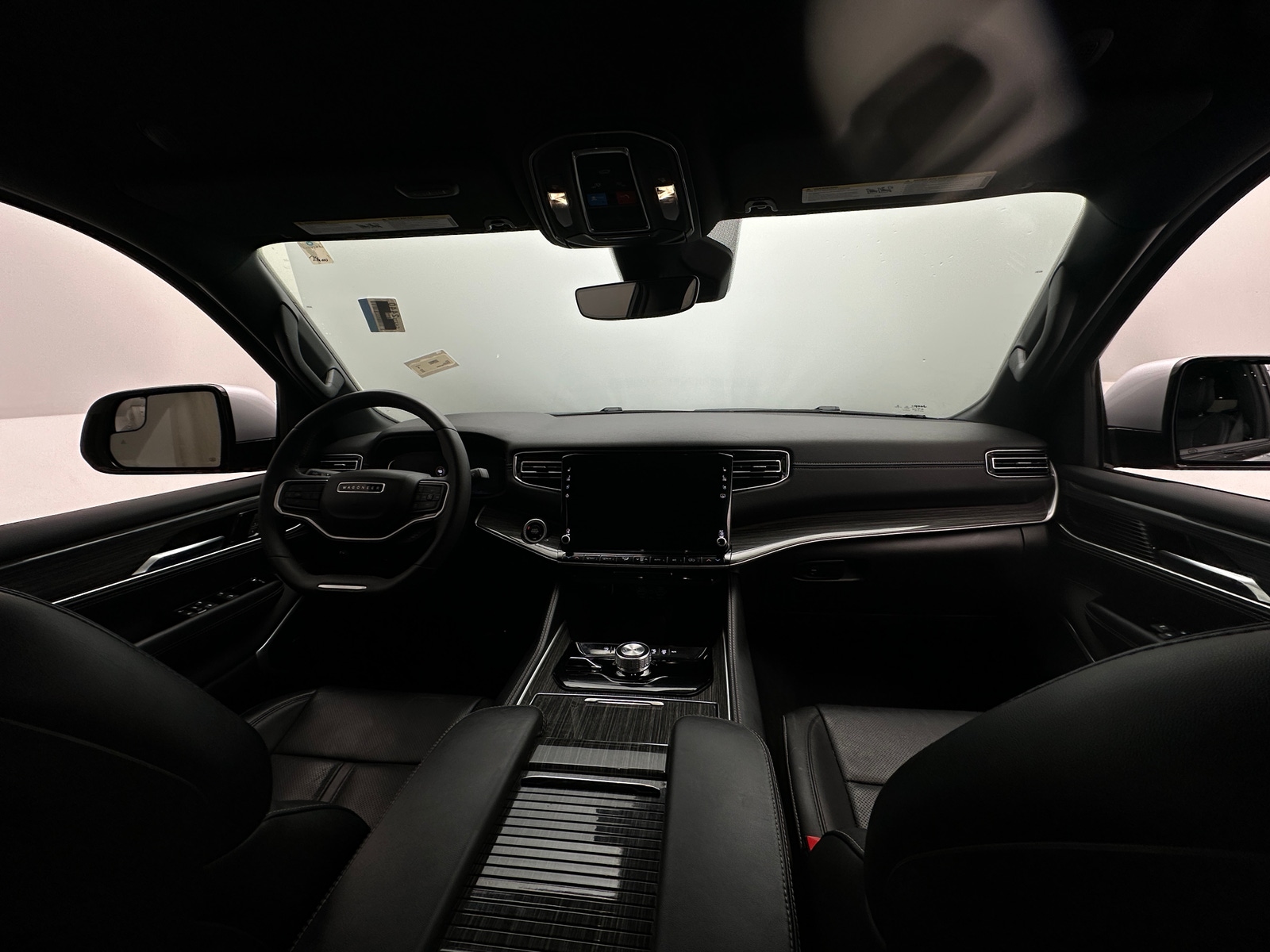 Thumbnail: 2022 Jeep Wagoneer - 2