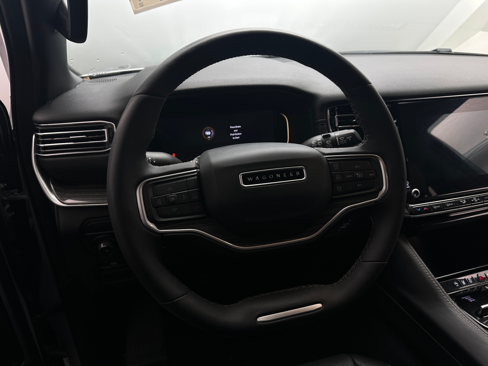 Thumbnail: 2022 Jeep Wagoneer - 4