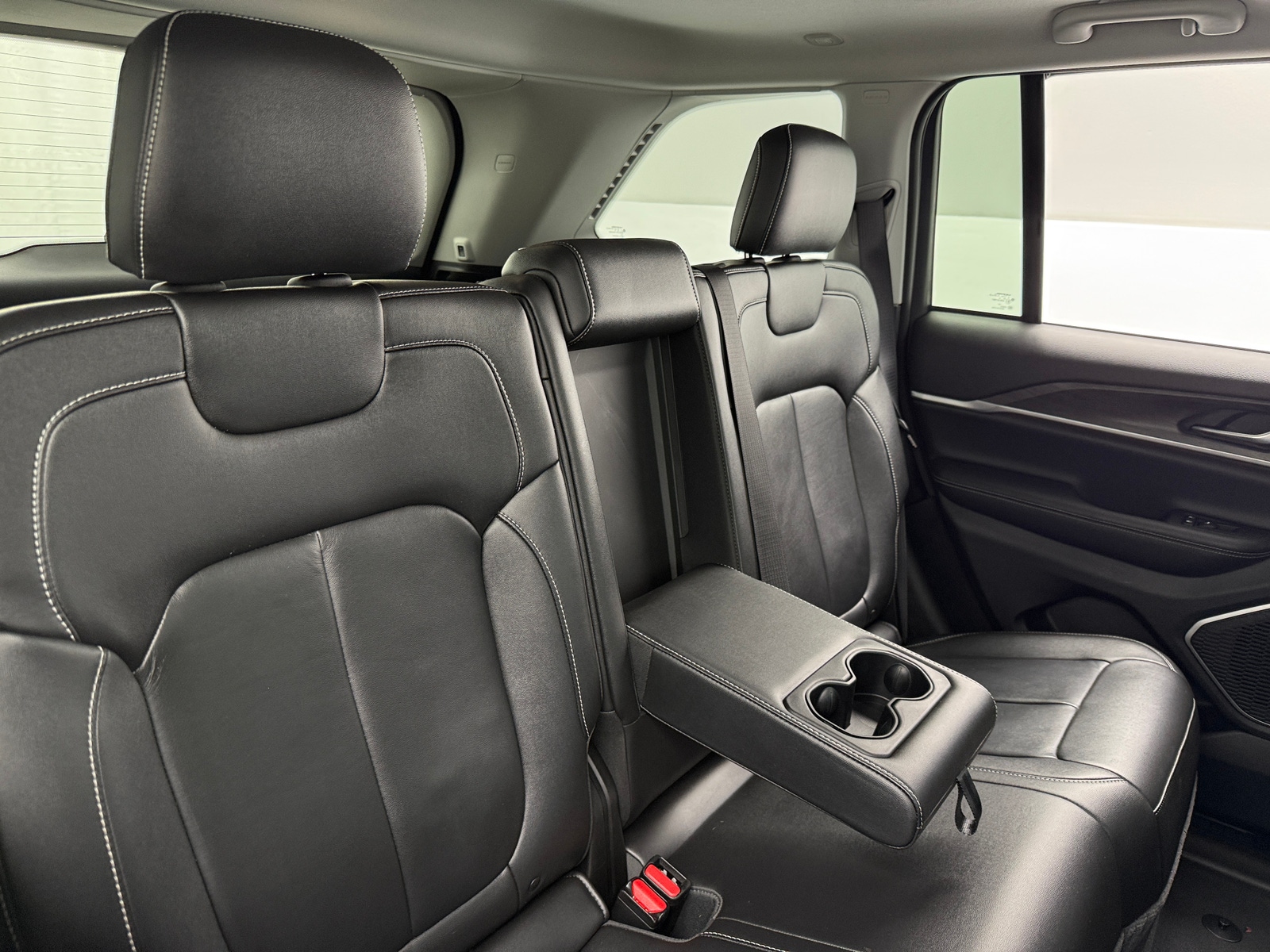 Thumbnail: 2022 Jeep Grand Cherokee - 5