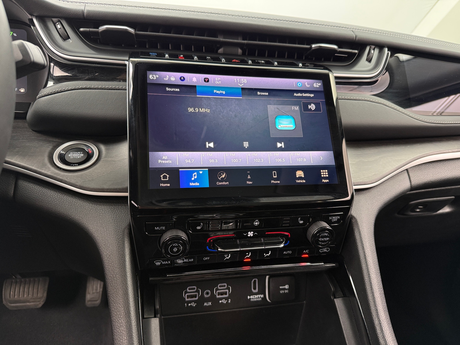 Thumbnail: 2022 Jeep Grand Cherokee - 3