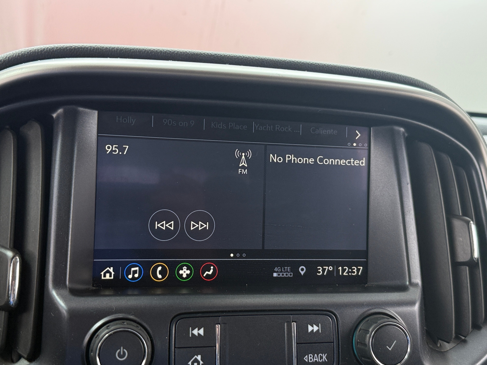 Thumbnail: 2019 Chevrolet Colorado - 3