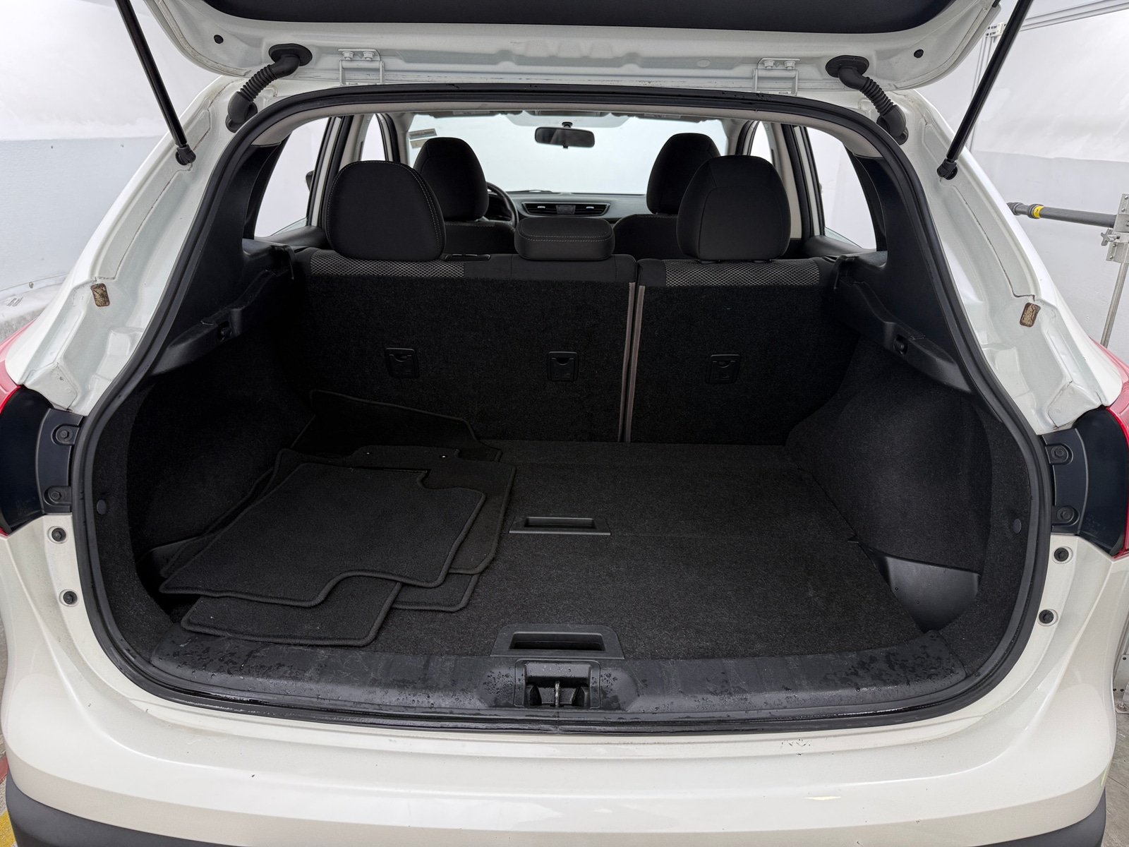 Thumbnail: 2017 Nissan Rogue Sport - 7