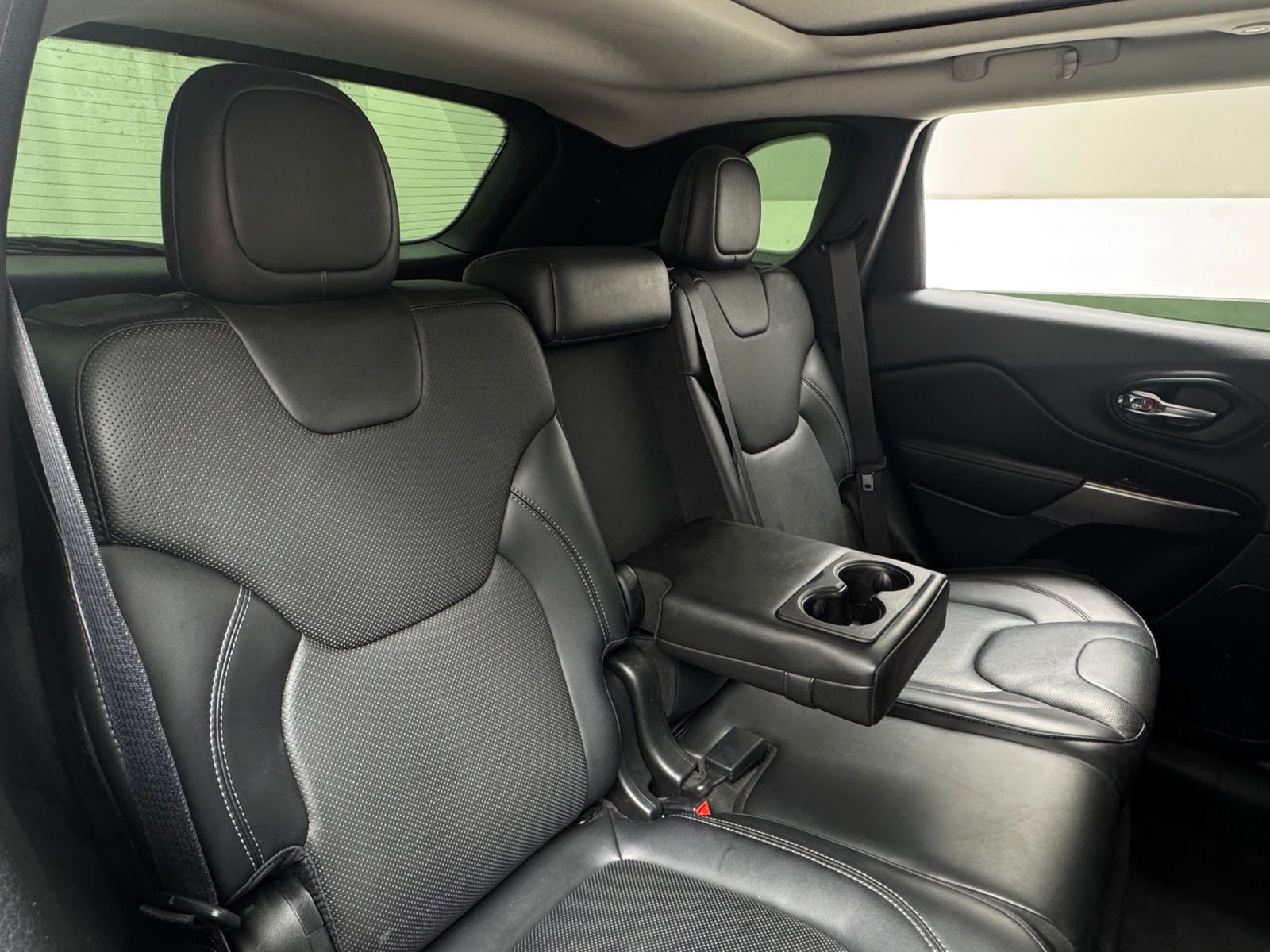 Thumbnail: 2019 Jeep Cherokee - 5