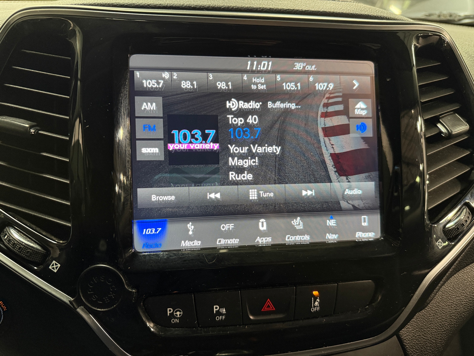 Thumbnail: 2019 Jeep Cherokee - 3