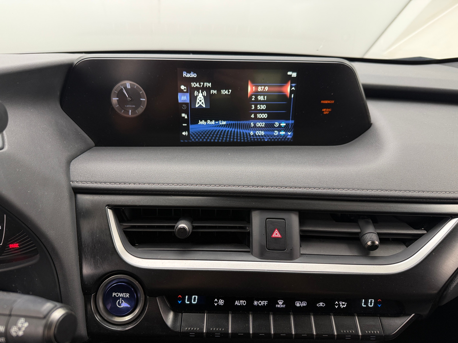 Thumbnail: 2021 Lexus UX - 3