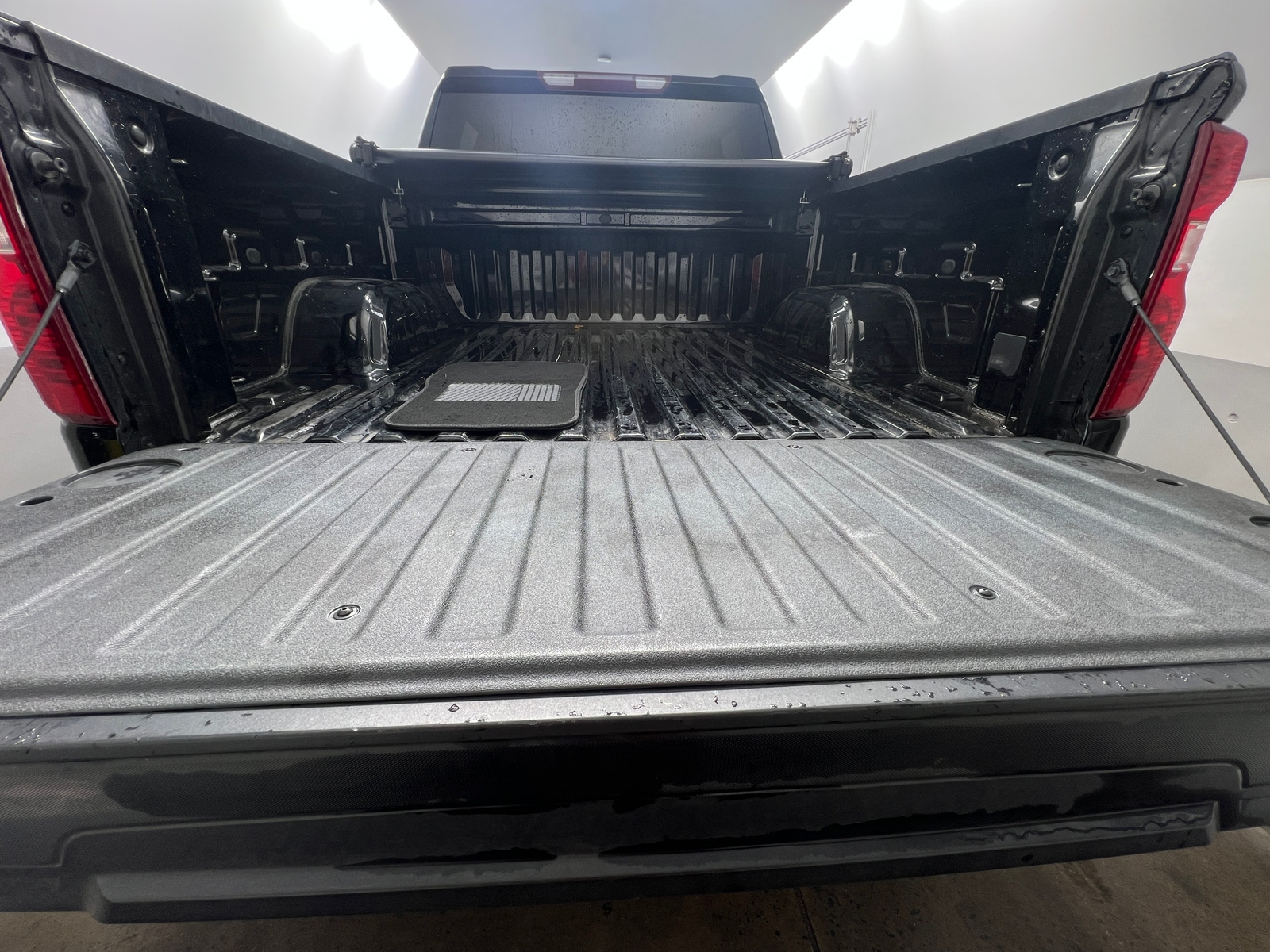 Thumbnail: 2022 Chevrolet Silverado 1500 - 6